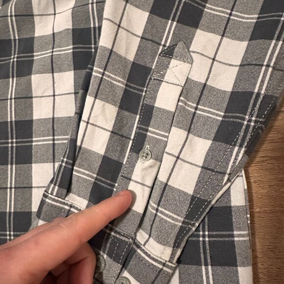 Casual Button Down Mens Large Gray & White Plaid Rugged Flannel Shirt - Picture 5 of 5
